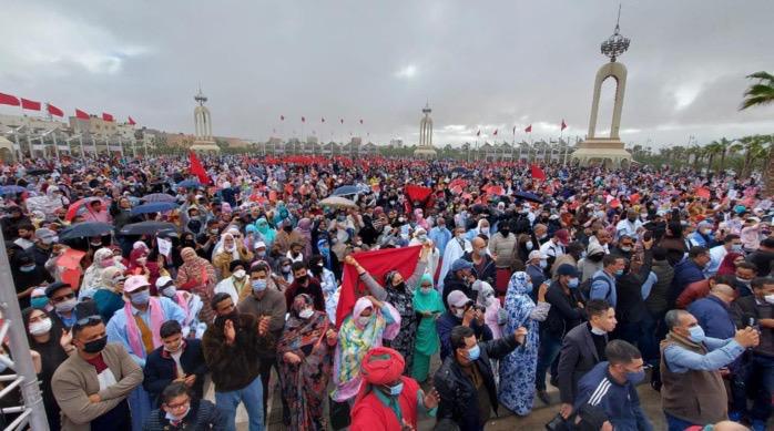 Des dizaines de milliers de Marocains dénoncent l'odieux attentat à Es-Semara