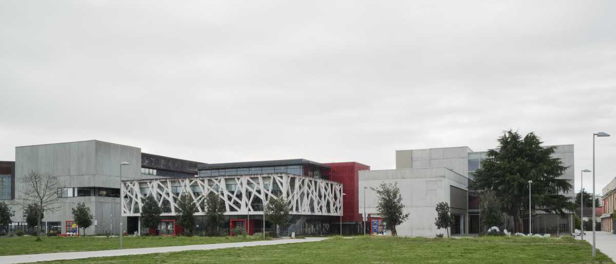 Equipements scolaires et universitaires Equipements scolaires et universitaires