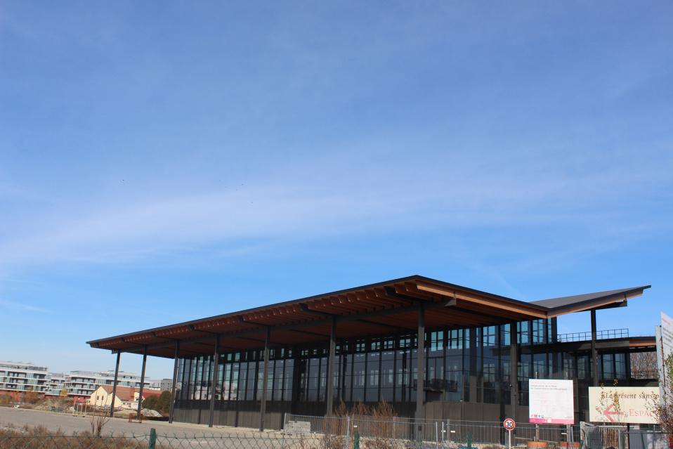 Equipements sportifs, culturels et publics Equipements sportifs, culturels et publics