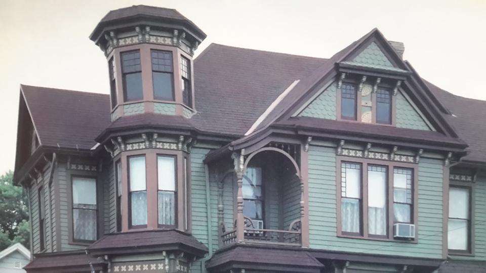 08. Queen Anne 08. Queen Anne