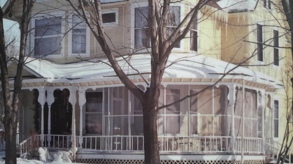 08. Queen Anne 08. Queen Anne