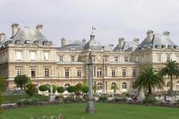 France: Adoption du projet de loi sur la réforme des collectivités locales et autres news