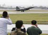 Okinawa fait chuter le Premier ministre Hatoyama