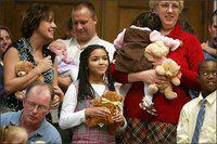 Jennifer Love Hewitt pense à l'adoption