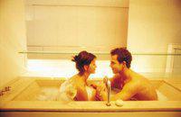 Sexo: dans la salle de bain avec un playboy