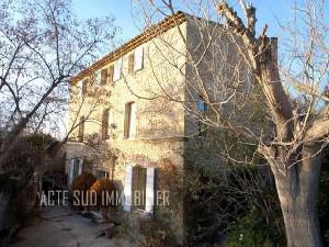 Salon de Provence: Mas et Bastide de Provence en avis de recherches