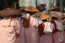 Birmanie / Myanmar quand le sang prend la couleur safran