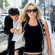 UK: le Top model Kate Moss prend le chef de l'opposition pour un plombier