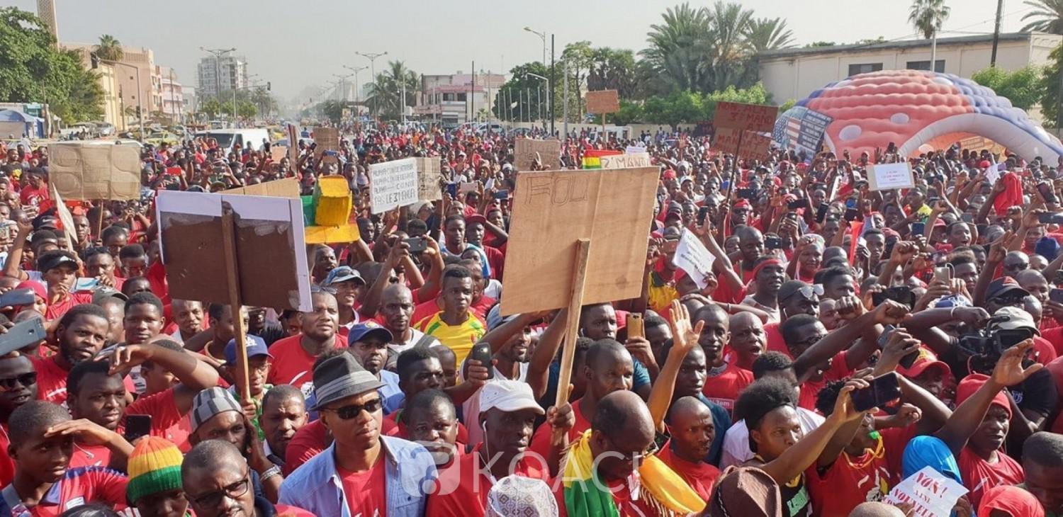 De violentes manifestations au Sénégal en soutient du leader de l'opposition tuent une personne