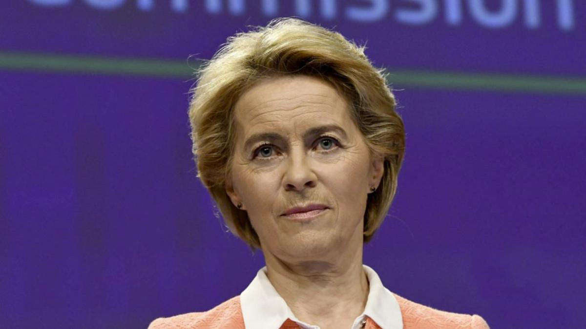 Ursula von der Leyen s'en prend au Royaume-Uni pour sa "transparence" et déclare qu'AstraZeneca doit "rattraper son retard"