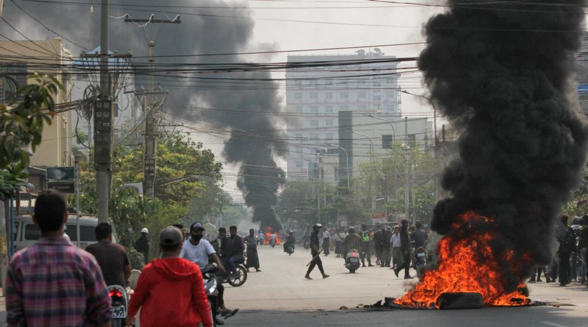 Les manifestations au Myanmar se poursuivent un jour après avoir fait plus de 100 morts