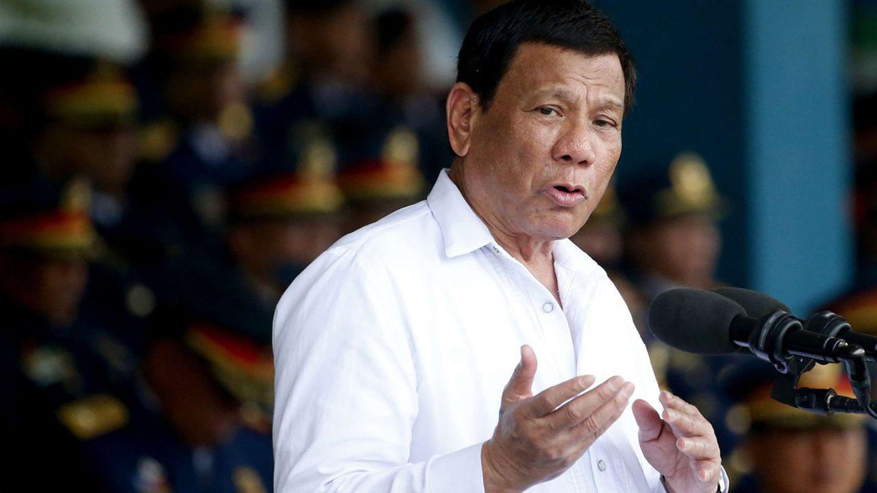 Le président des Philippines s'excuse d'avoir pris le vaccin chinois Covid-19