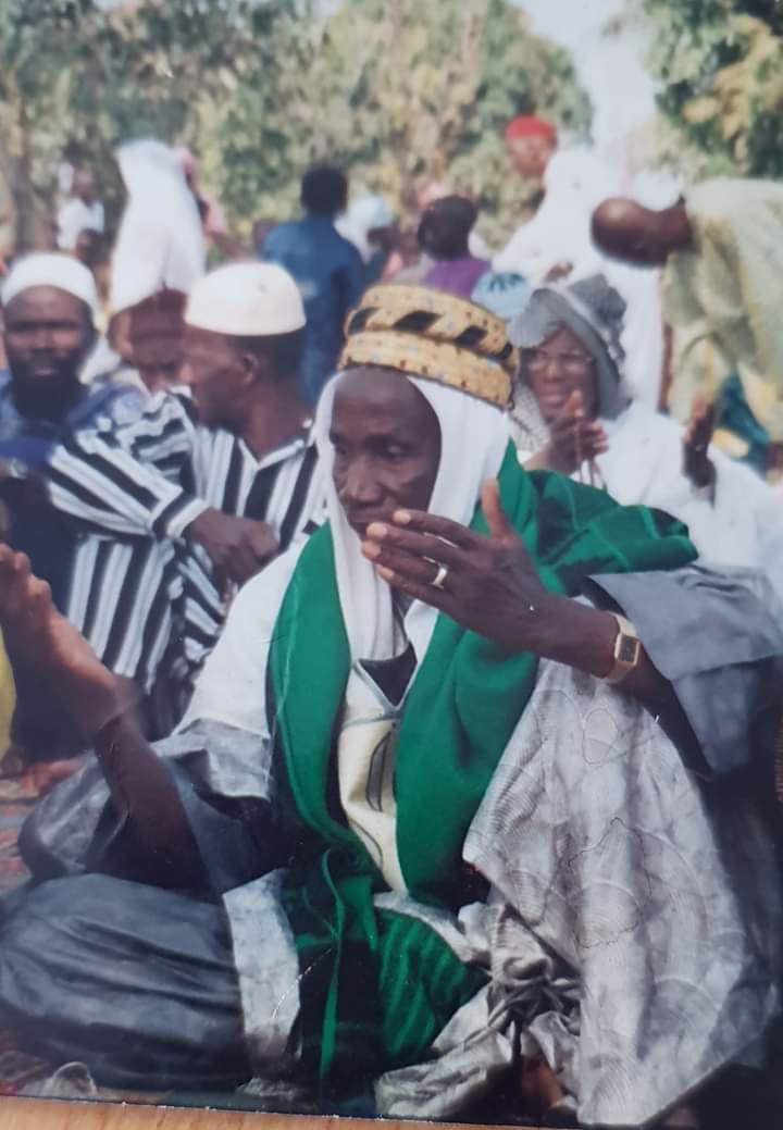 Professeur SAABO grand voyant médium Marabout Africain à Paris, en Ile-de-France, retour affectif rapide, trouver l'amour, Téléphone direct+whatsapp : 07 74 10 53 33