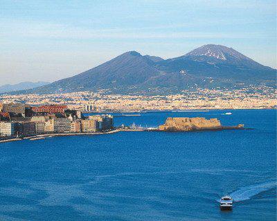 Brèves insolites: Naples aux enchères sur Ebay et autres actus