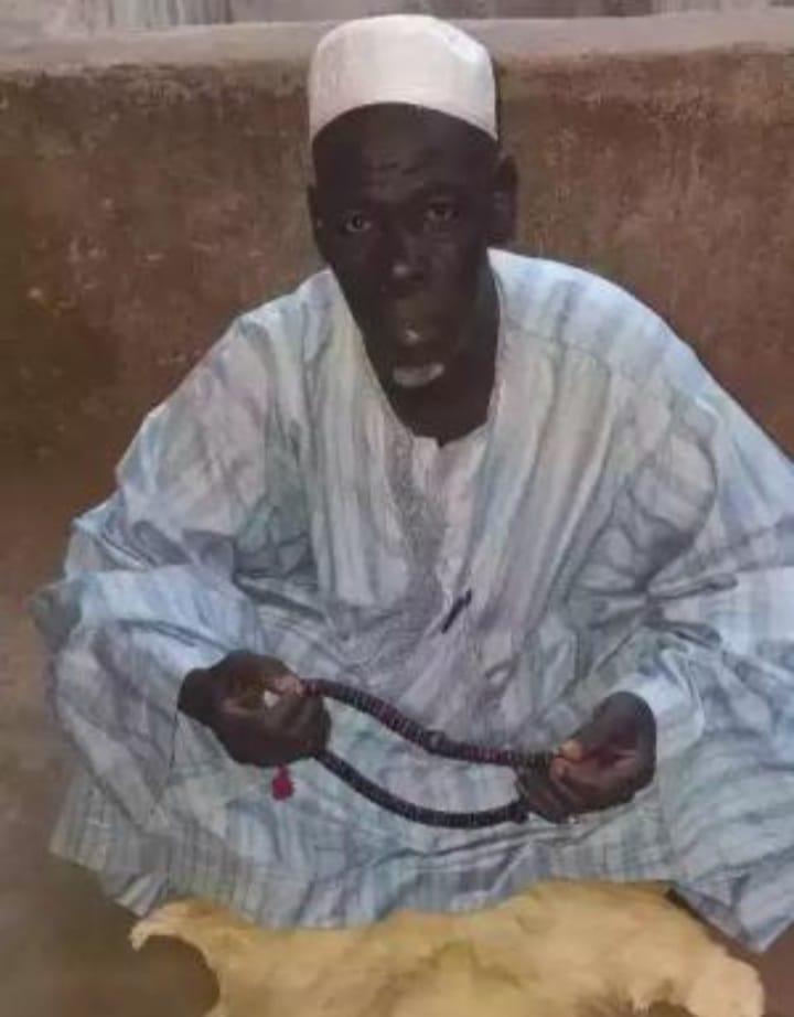 Professeur Hadj SIDIBE : à Arles, Martigues, dans les Bouches-du-Rhône, Voyant Médium Marabout Extralucide reconnu – Votre Guide Spirituel 7j/7, 24h/24 - Tel & WhatsApp : 06 18 90 48 28 - Retour puissant et rapide de l'être aimé