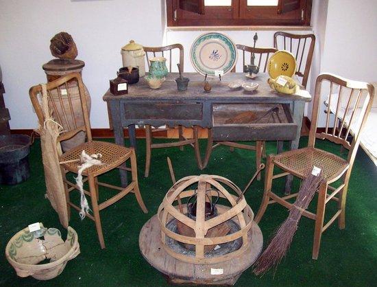 Museo Etno Antropologico e dell'Emigrazione Valguarnerese - Ethno-Anthropological and Valguarnerese Emigration Museum