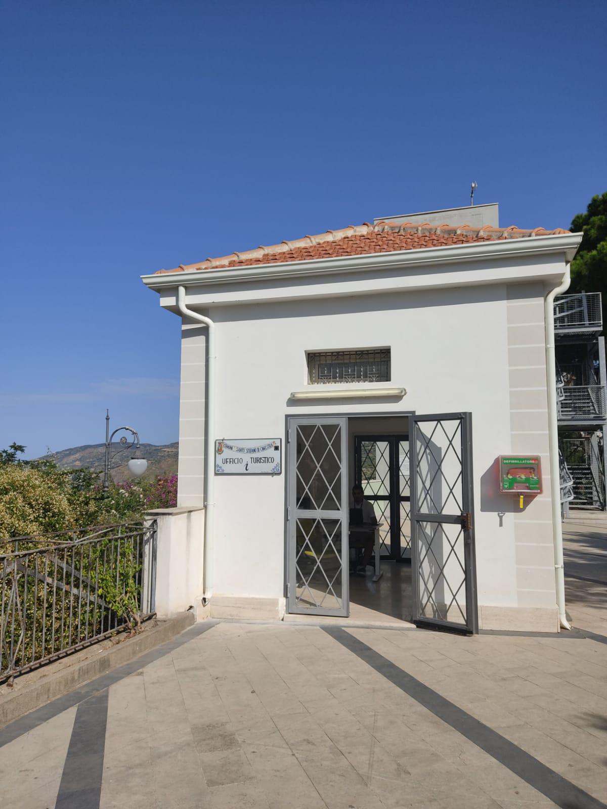 Ufficio Turistico (Chioschetto e Torretta Panoramica) - Tourist Office (Kiosk and Panoramic Tower)
