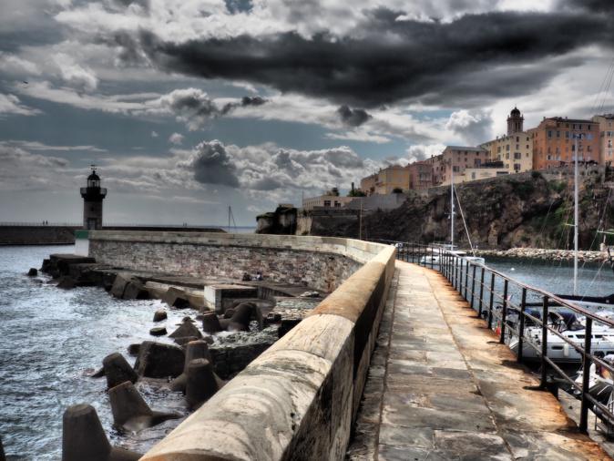 La photo du jour : Sur la jetée du Vieux-Port de Bastia