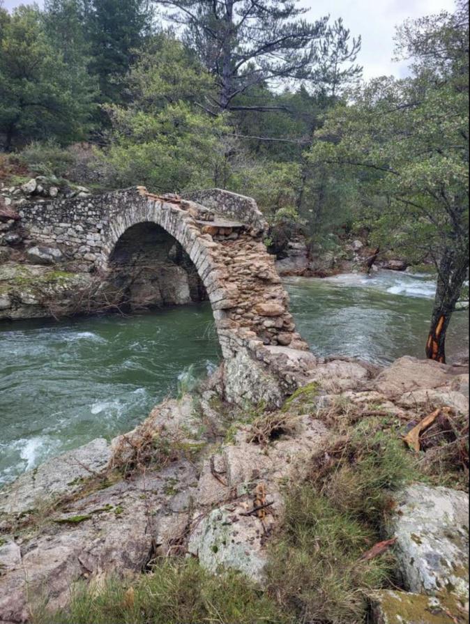 Albertacce : U ponte Muricciolu détruit par la tempête Ciaran Albertacce : U ponte Muricciolu détruit par la tempête Ciaran