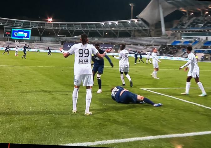 Un penalty suffit au Paris FC pour battre le Sporting