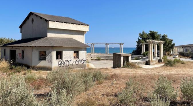 Projet de réhabilitation du village de vacances "Costamare" à Aleria : la polémique rebondit Projet de réhabilitation du village de vacances "Costamare" à Aleria : la polémique rebondit
