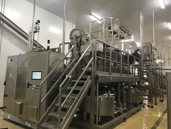 Contre le gaspillage, on transforme les clémentines non commercialisables en jus à Moriani Contre le gaspillage, on transforme les clémentines non commercialisables en jus à Moriani