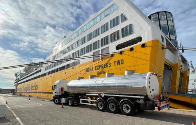 Corsica Ferries navigue vers un avenir vert avec son deuxième soutage de biocarburant Corsica Ferries navigue vers un avenir vert avec son deuxième soutage de biocarburant