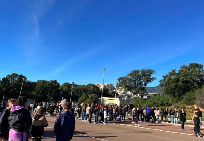 De nouvelles alertes à la bombe dans plusieurs collèges et lycées à Bastia et à Ajaccio De nouvelles alertes à la bombe dans plusieurs collèges et lycées à Bastia et à Ajaccio