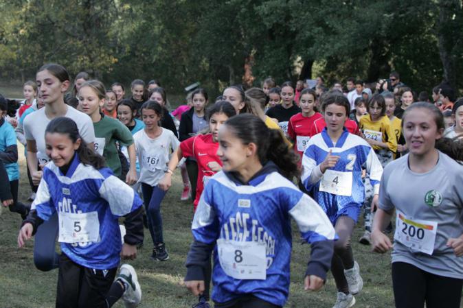 UNSS à Corte : 800 scolaires ont disputé les finales de cross à Saint-Jean UNSS à Corte : 800 scolaires ont disputé les finales de cross à Saint-Jean