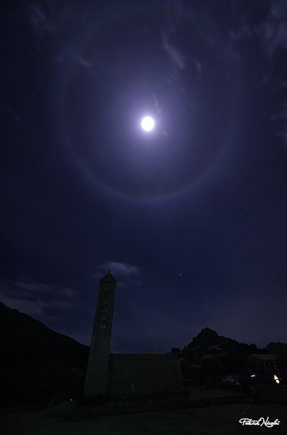 La photo du jour : Le grand halo lunaire au-dessus de Carbini