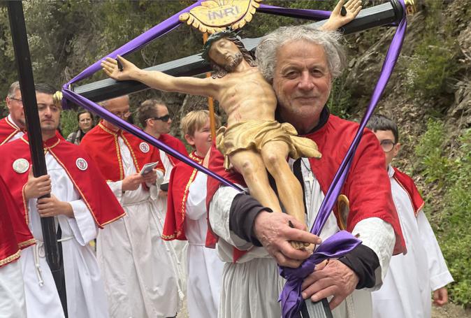 En Images - Dans le sillage des processions de la pulezzula de la Pieve di Lota En Images - Dans le sillage des processions de la pulezzula de la Pieve di Lota