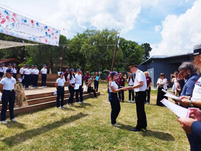 "Ce n'est pas le bagne": quarante jeunes ravis d'avoir passé leur Service national universel à Porto-Vecchio "Ce n'est pas le bagne": quarante jeunes ravis d'avoir passé leur Service national universel à Porto-Vecchio