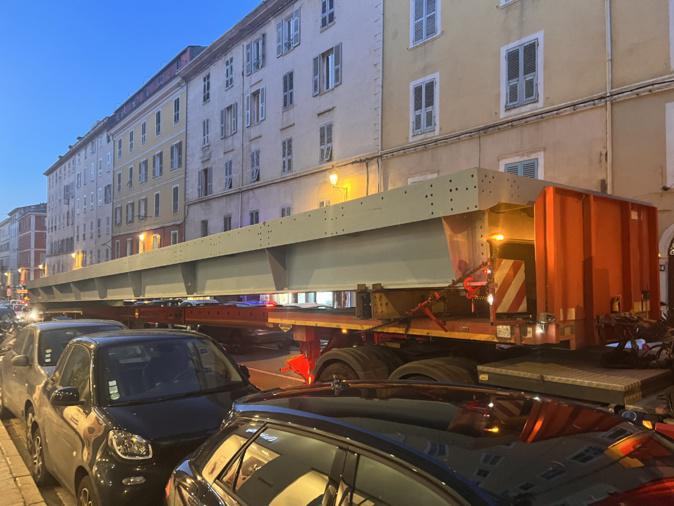 Corte : le pont de Baliri est arrivé en Corse