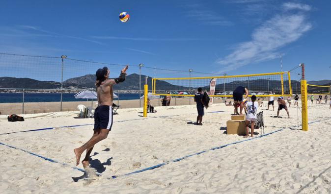 Les équipes de France de beach volley en stage à Porticcio avant les JO de Paris 2024