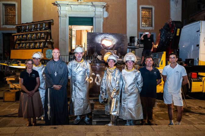 EN IMAGE. La nouvelle cloche de la cathédrale d'Ajaccio coulée devant des centaines de personnes