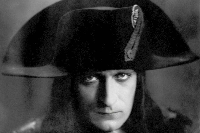 "Napoléon vu par Abel Gance", le chef-d’œuvre du cinéma français entame sa tournée au festival de Lama "Napoléon vu par Abel Gance", le chef-d’œuvre du cinéma français entame sa tournée au festival de Lama