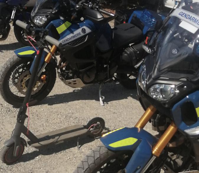 Ivre, il est contrôlé sur sa trottinette par les gendarmes d'Aleria Ivre, il est contrôlé sur sa trottinette par les gendarmes d'Aleria