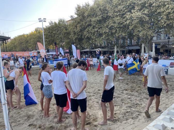 Bastia donne le coup d'envoi du championnat d'Europe de footvolley sur la place Saint-Nicolas