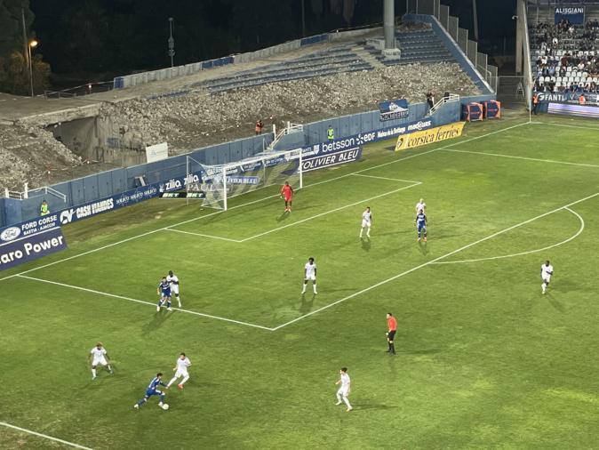  Le Sporting de Bastia s’impose face au Paris FC (2-1) et prend la tête de la Ligue 2