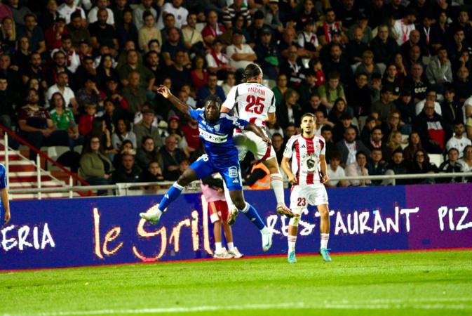 ​ACA-Sporting : Le déluge sur le terrain, la foudre dans les tribunes, le derby corse arrêté