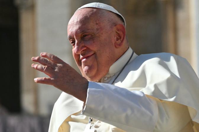 Le pape souhaite se rendre en Corse, le Vatican confirme que la visite en décembre est "à l'étude"