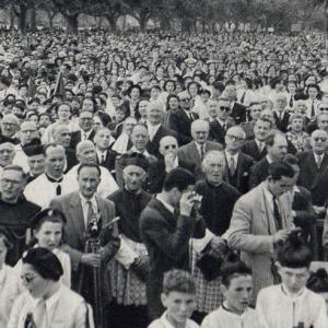 Le futur pape Jean XXIII et 50 000 personnes en 1952 au Couronnement de Notre-Dame de Lavasina à Bastia 