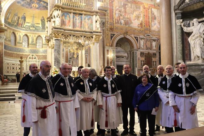 La confrérie Santa Croce de Bastia à Rome pour le 1 700e anniversaire de la basilique Saint-Jean de Latran