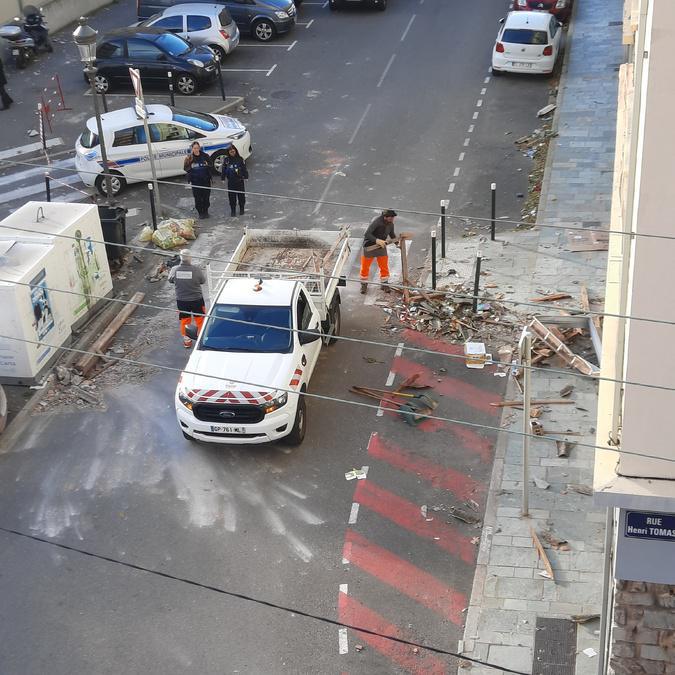 Violents vents à Bastia : une toiture arrachée en centre-ville Violents vents à Bastia : une toiture arrachée en centre-ville