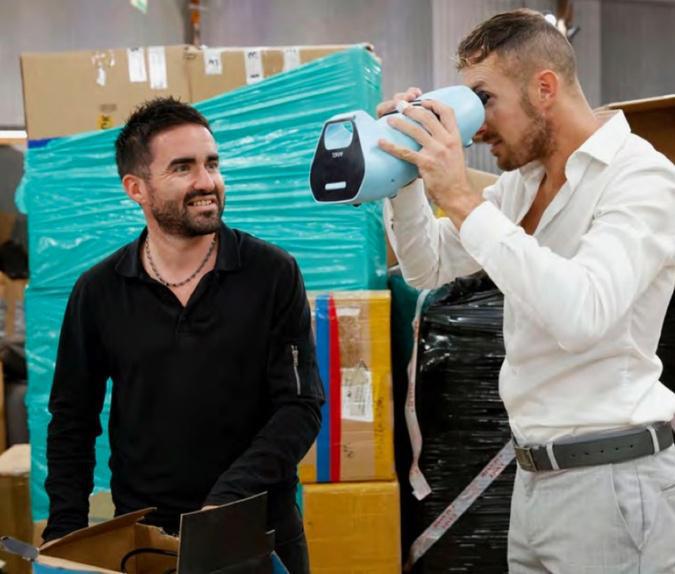 « Les rois des colis perdus » avec Petru et Thomas, le binôme corse « Les rois des colis perdus » avec Petru et Thomas, le binôme corse