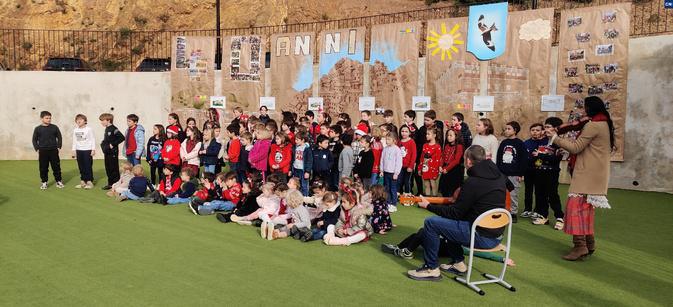 A prima scola bislingua, apria e so porte 40 anni fà in Belgudè A prima scola bislingua, apria e so porte 40 anni fà in Belgudè