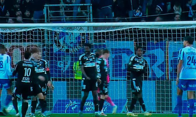 Le Sporting craque sur la fin à Grenoble Le Sporting craque sur la fin à Grenoble