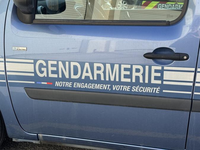 Evisa : un engin de chantier détruit far le feu, une enquête ouverte Evisa : un engin de chantier détruit far le feu, une enquête ouverte
