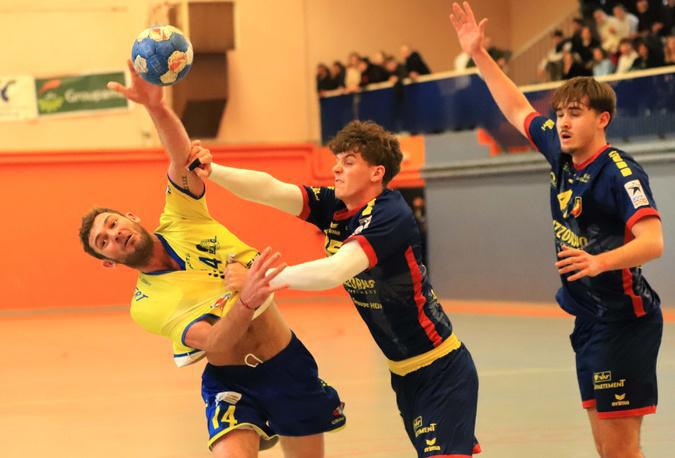 Handball N2 - Le HB Corte craque sur la fin face à Saint-Raphaël Handball N2 - Le HB Corte craque sur la fin face à Saint-Raphaël