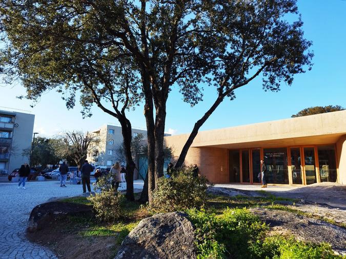 Nouvelle école de Pifano à Porto-Vecchio : les premières impressions, après deux semaines de classe Nouvelle école de Pifano à Porto-Vecchio : les premières impressions, après deux semaines de classe